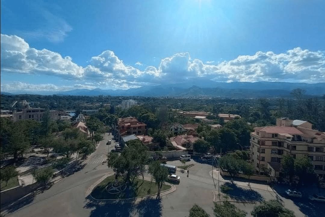 imagen panoramica de la ciudad de tarija en bolivia.