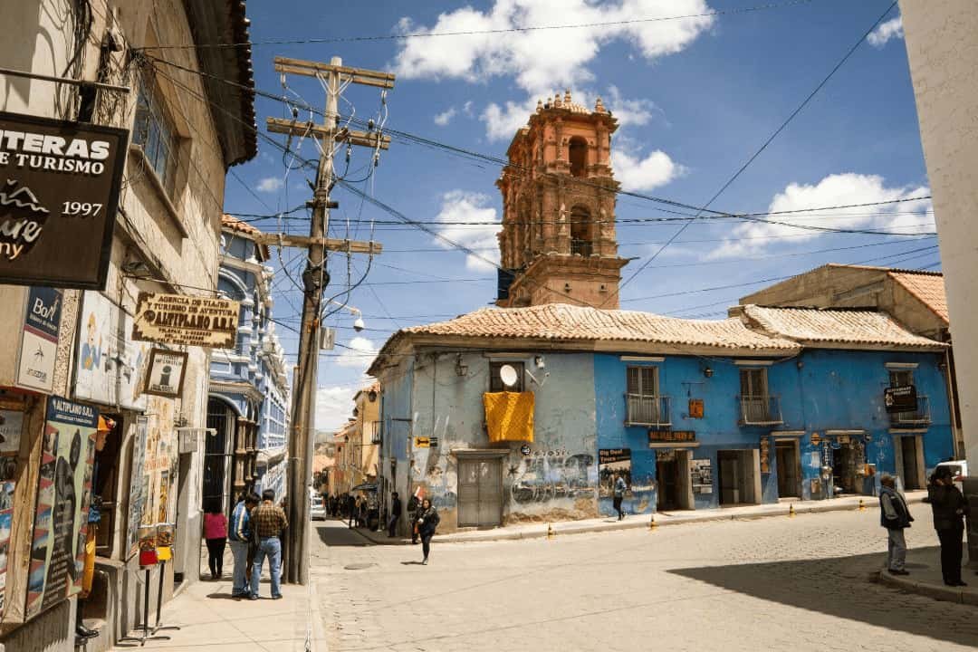 imagen de la ciudad de Potosí, lugar tradicional de arquitectura colonial.