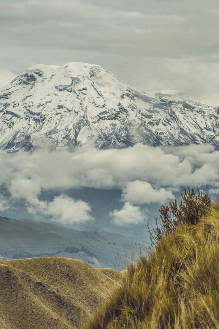 impresionante volcan Chimborazo en Ecuador