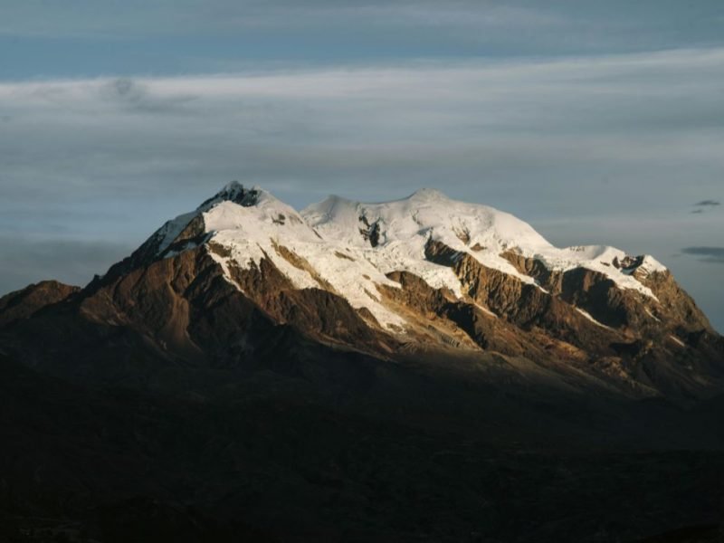 El majestuoso Cerro Illimani, La Paz, Bolivia.